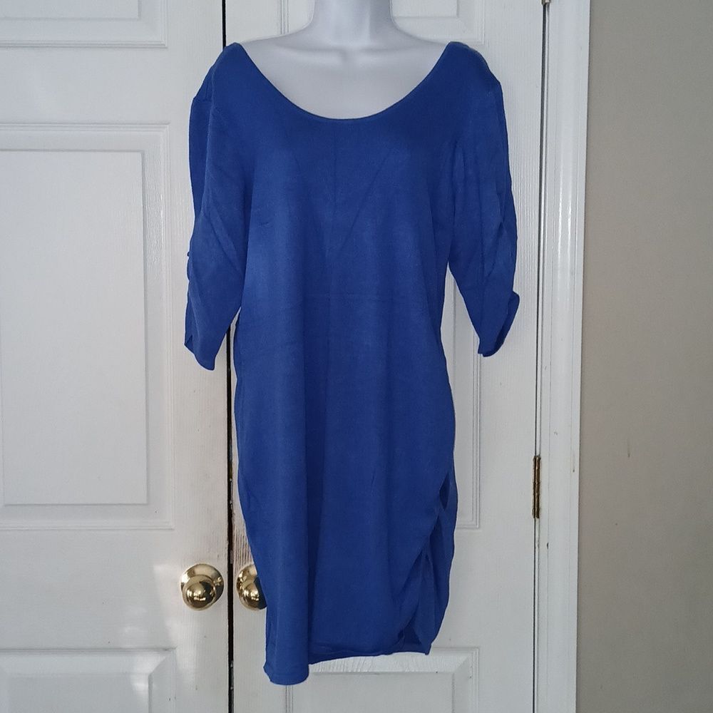 Derek Heart blue cut out back  cinched side and sleeves Sz 2X NWOT